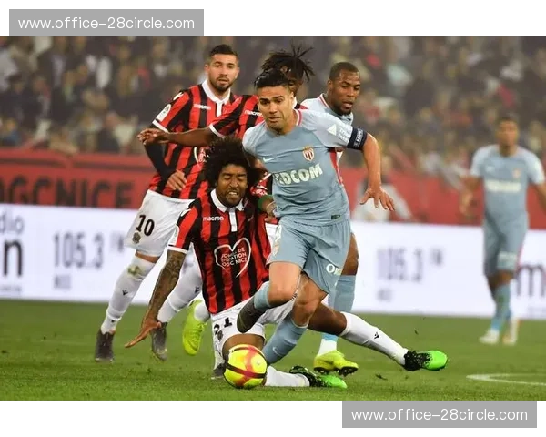 尼斯客战里昂前连损六将 曼加拉与克鲁伊维特同时缺阵 尼斯客战里昂前连损六将 曼加拉与克鲁伊维特同时缺阵