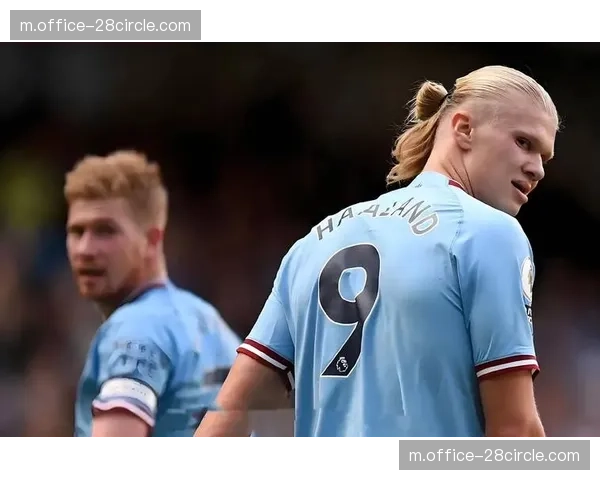 曼城防守体系保持稳固 格伊迪亚斯搭档化解对手反击威胁